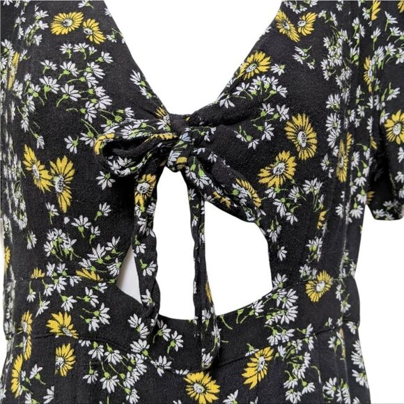 FREE PEOPLE Jinx Black Floral Print Tie-Front Romper - Picture 4 of 11